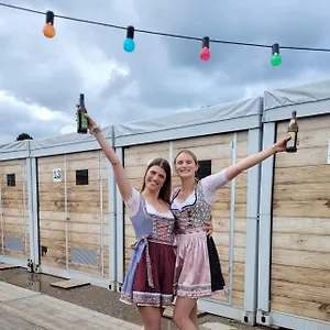 oktoberfest-wiesn-camp-lodge.com-bavaria.com/